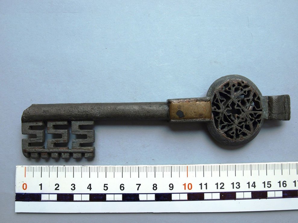 Klíč nalezený na klášteřišti, sbírka Východočeského muzea v Pardubicích